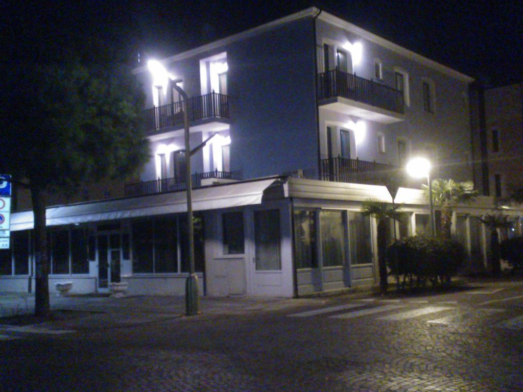 Hotel Oasis Marina di Ravenna Exterior foto